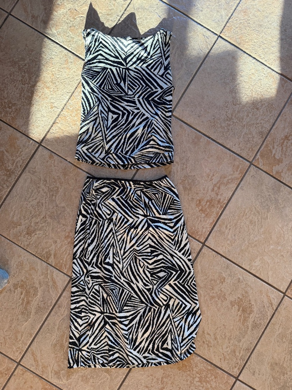 Vintage OBOE 2- piece sequins zebra patterned 2piece Set $130
